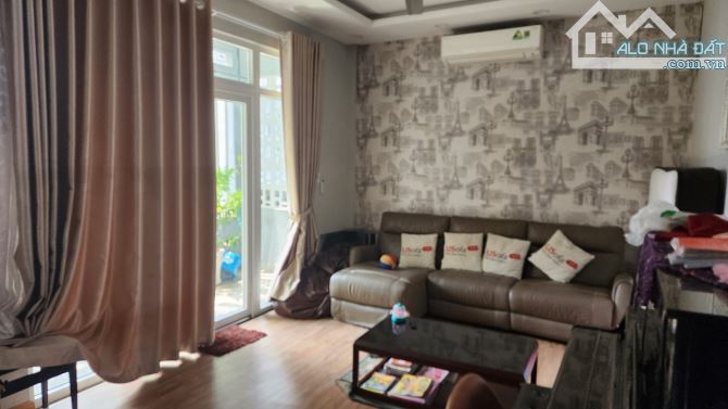 Hẻm hoa hậu 351 Lê Văn Sỹ Q.3 , DT: 6 x 17m , 2 lầu đẹp , giá 25 tỷ - 2