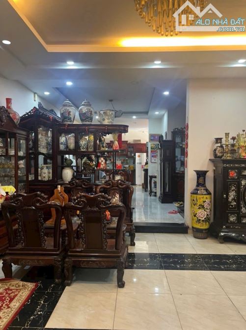 Bán Biệt Thự Lô Góc Mặt Tiền P.Tân Quy_Quận 7_180M2+3Tầng;Ngang 8.2M;Đường 16M;Chỉ 30Tỷ TL - 2