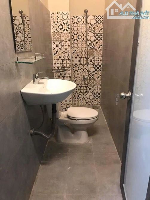 Bán CC mini tại Cách Mạng Tháng Tám, 16,5 tỷ, 64m2, 13PN, 12WC, pháp lý đầy đủ - 2