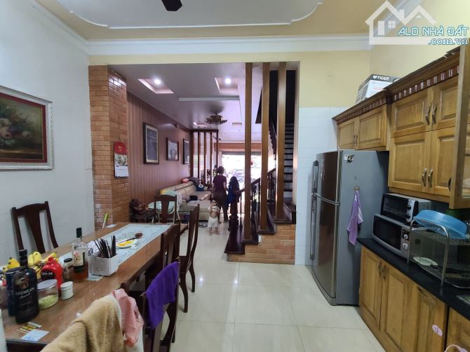1 CĂN LIỀN KỀ DUY NHẤT LÀNG VIỆT KIỀU CHÂU ÂU NGUYỄN VĂN LỘC - VIEW VƯỜN HOA - Ô TÔ - KD - 2