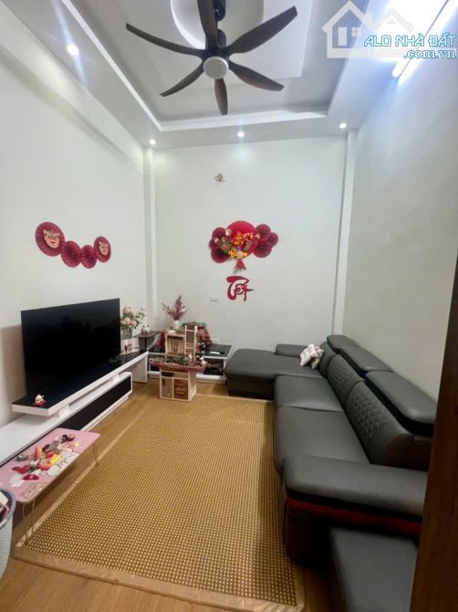 Chủ cần tiền bán nhà 4 tầng full công năng tại Tứ Hiệp tiện ích ô tô đỗ gần 5.95 tỷ - 2