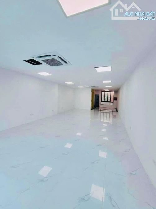 Bán nhà mặt phố Nguyễn Tuân, Thanh Xuân, lô góc, kinh doanh đỉnh cao. - 2