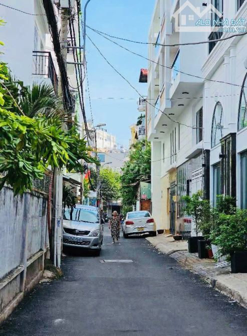 Siêu hiếm chỉ "105tr/m2"! Bán đất tặng nhà 2 tầng 70m2 - Ngang đẹp 5m - 2