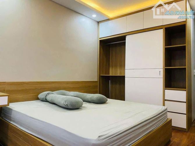 Bán GẤP nhà Lạc Long Quân 35m-5T-MT4,5m- gần phố- gần ô tô- nhỉnh 7 tỷ - 2
