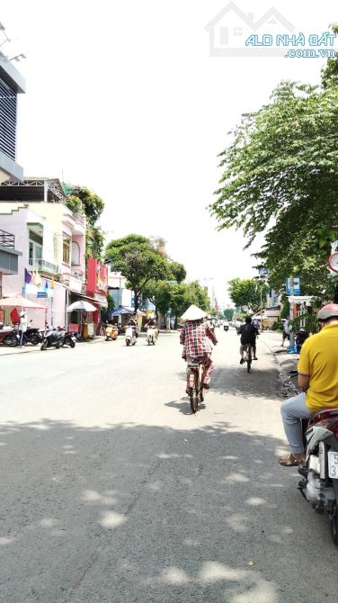 NHÀ MẶT TIỀN 4 TẦNG 250m² – 34 PHÒNG (THU NHẬP 500 TRIỆU/NĂM) – KHU CÔNG TY XÍ NGHIỆP - 2