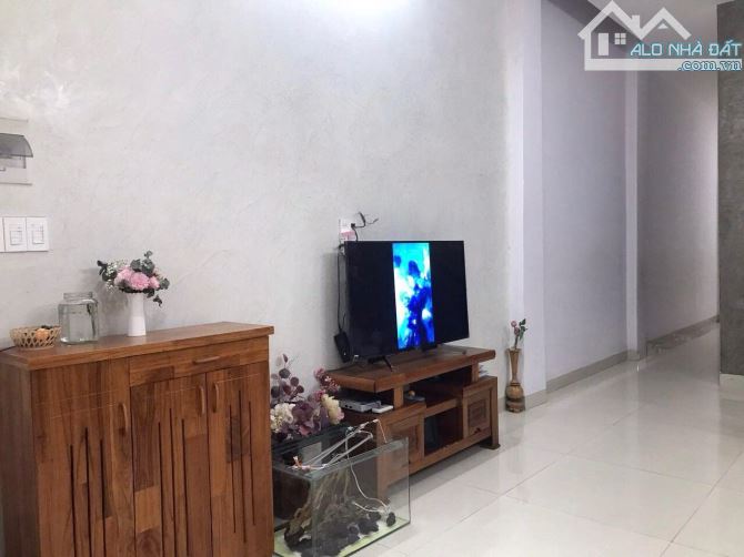 Nhà 3 tầng đẹp, đường Dương Bích Liên, gần biển - 2