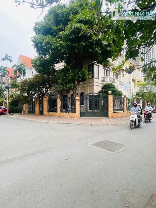 BÁN BIỆT THỰ VIEW HỒ CÓ 1 0 2 VĂN QUÁN-HÀ ĐÔNG,LÔ GÓC 2 MẶT THOÁNG,DT225MX3T, GIÁ 59,9 TỶ - 2