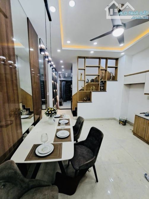 Bán Nhà 5 Tầng Thiết Kế Hiện Đại Khu Đồng Bộ Có Vỉa Hè P.Thạnh Lộc Q.12- 60m-6,35 tỷ - 2