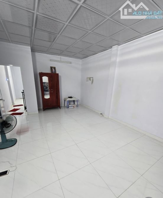 Bán nhà ngay Chợ Tân Hương, Quận Tân Phú, 43m2, 2 tầng - 2