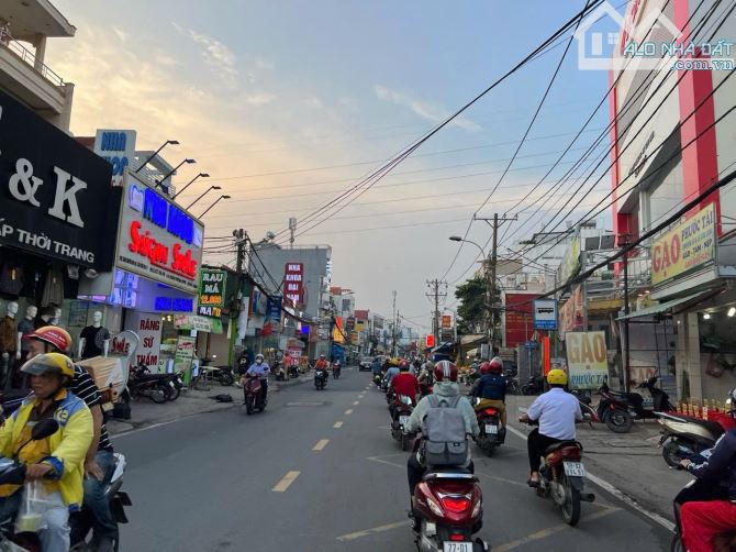 Bán mặt tiền đường Nguyễn Duy Trinh, Quận 2 DT 12 x 29 = 347m2. - 2