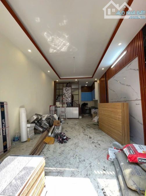 Ô TÔ ĐỖ CỬA VÀO NHÀ - LÔ GÓC TẠI NGUYẾN KHOÁI - HÀNG XÓM GAMURA - 2