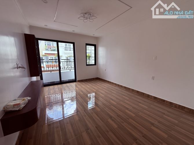 Cần bán căn nhà xây 4 tầng độc lập tại Tái định cư lê hồng phong hải an . D.tích 60m - 3
