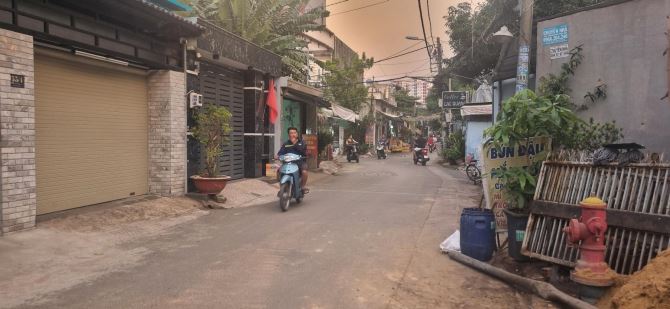 BÁN NHÀ MTKD TÂN THỚI NHẤT 1 QUẬN 12- 62M2- 2 TẦNG- CHỈ 3,99 TỶ. - 3