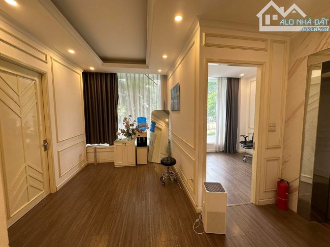 Mặt phố Nguyễn Chí Thanh 84m 8 tầng - Mặt tiền 9.4m - Thang máy 58.3 tỷ - 3