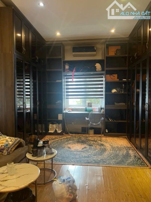 Bán Biệt Thự Lô Góc Mặt Tiền P.Tân Quy_Quận 7_180M2+3Tầng;Ngang 8.2M;Đường 16M;Chỉ 30Tỷ TL - 3