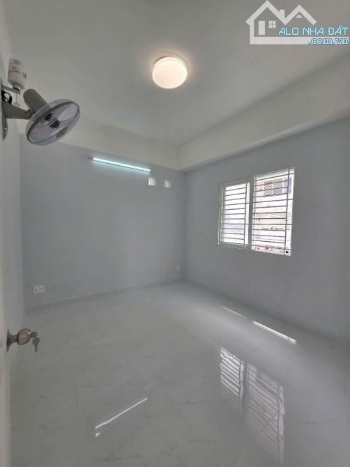Cần bán căn hộ Phú Thọ, Quận 11, căn góc 2PN nhà làm lại mới đẹp, công chứng nhận nhà ngay - 3