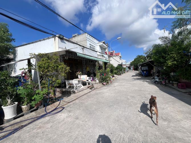 121m2 ngang 8m. KDC hiện hữu, Mặt đường 10m, Sổ Riêng, xã Long Thới. Giá 4,3 tỷ - 3