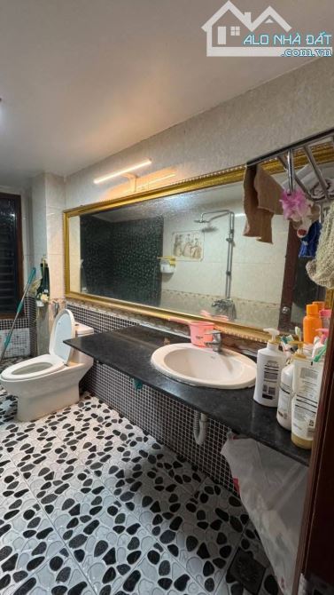 MẶT PHỐ CỰ LỘC-18 PHÒNG KHÉP KÍN - DÒNG TIỀN 100TR/THÁNG-Diện Tích 90m 8 Tầng Mặt Tiền 5m - 3