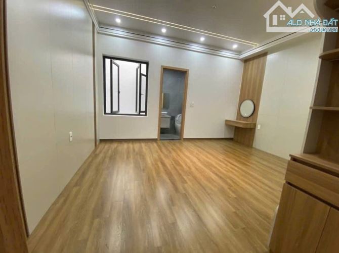 BÁN NHÀ 5 TẦNG PHÂN LÔ VĂN CAO – 75M² – CÓ THANG MÁY – GIÁ CHỈ 12,2 TỶ 💥 - 3