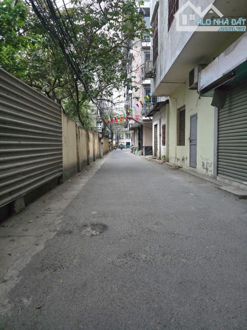 SIÊU PHẨM -KHUẤT DUY TIẾN-PHÂN LÔ- Ô TÔ TRÁNH- CHẠY VÒNG QUANH-NGÕ THÔNG TỨ TUNG - 3