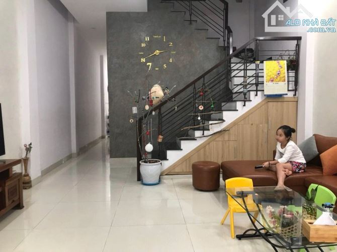 Nhà 3 tầng đẹp, đường Dương Bích Liên, gần biển - 3