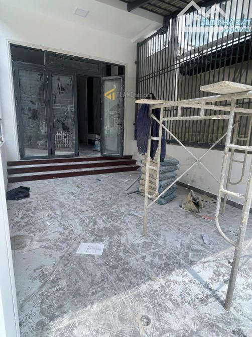 🏡NHÀ PHỐ MỚI HOÀN THIỆN ( CÓ THANG MÁY ) 4 LẦU . DT : 95m2 . CÁCH HỒ XUÂN HƯƠNG CHỈ 1km - 3