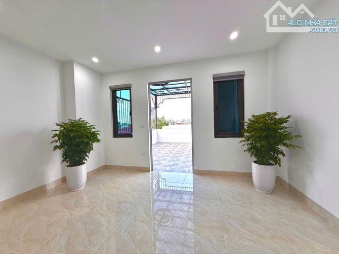 BÁN NHÀ MỚI 6 TẦNG THANG MÁY – GARA OTO 7 CHỖ – GẦN TRƯỜNG PHÁP – 47M² – MT 4.6M - 3