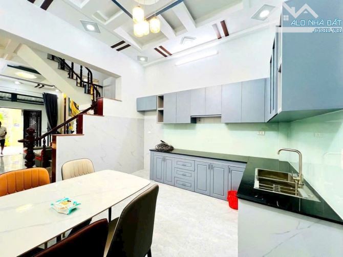 Huỳnh Thị Hai - hẻm xe hơi - 4x14m - 3 tầng - không lộ giới - 3