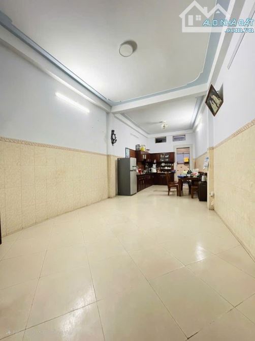 Hiếm! Nguyễn Văn Quá - hẻm xe hơi thông - nhà 3 tầng - 4x21m - 3