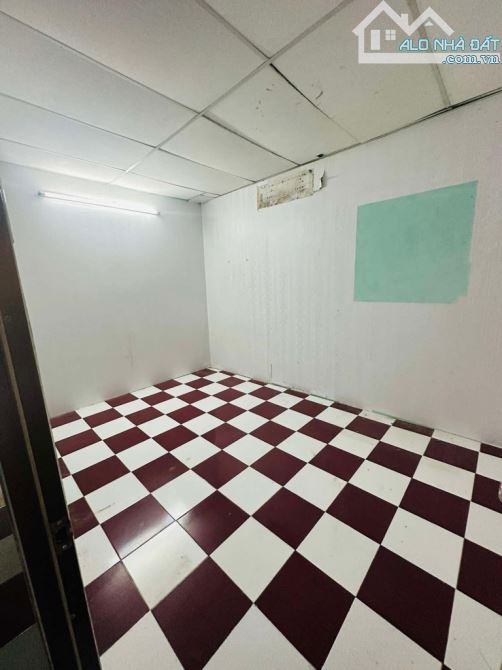 Bán nhà 3 tầng 50m² hẻm xe hơi, gần chợ - Trường học, chỉ hơn 12 tỷ, sổ hồng riêng - 3
