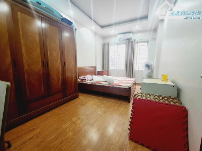 Bán nhà tốt Đội Cấn 10m ra phố, có ô chờ thang máy, tặng nội thất cơ bản - 3