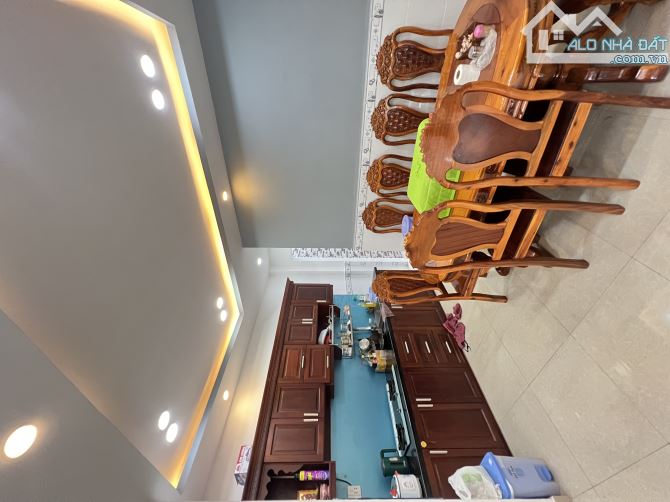 Bán nhà 3 tầng đúc BTCT 65m2 Lê Trọng Tấn ngay Đại Học Công Thương chỉ 5.6T - 9
