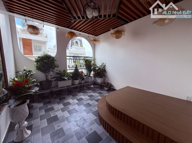 Cần bán căn nhà xây 4 tầng độc lập tại Tái định cư lê hồng phong hải an . D.tích 60m - 4