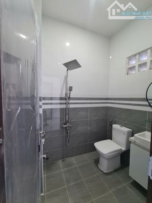 Nhà mới hiện đại trong KDC full thổ tặng kèm nội thất - 4