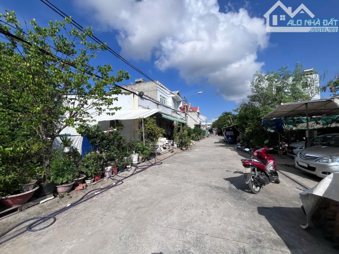 121m2 ngang 8m. KDC hiện hữu, Mặt đường 10m, Sổ Riêng, xã Long Thới. Giá 4,3 tỷ - 4