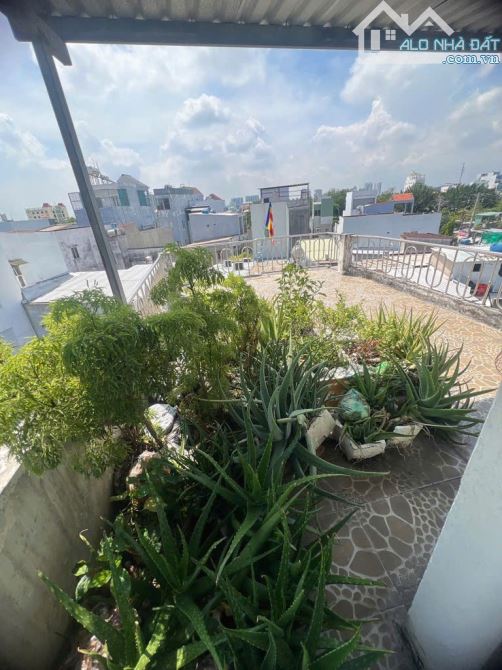 Cách 1 căn ra MT Mai Hắc Đế, p15.quận 8, nhà 4 tầng, 45m2 chỉ 4.38 tỷ - 4