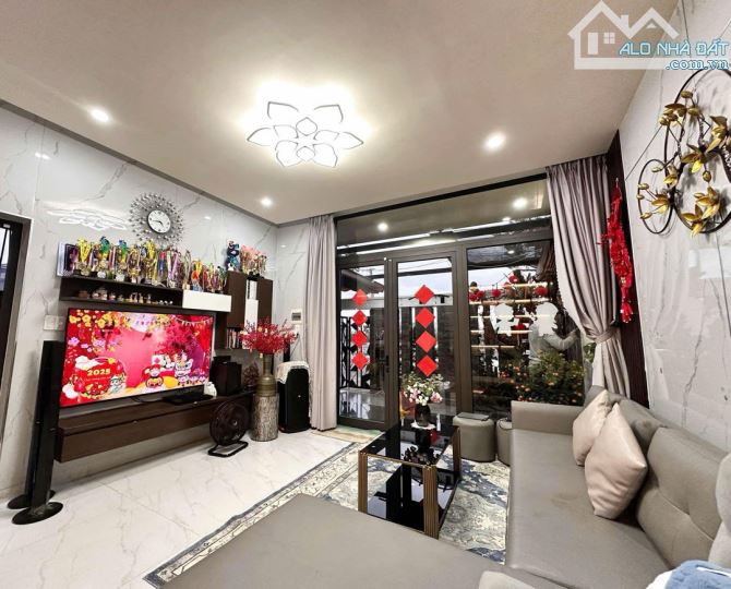 BIỆT THỰ 2 TẦNG DT 148M2 - GẦN MINH MẠNG - GIÁ 7.X TỶ - 4