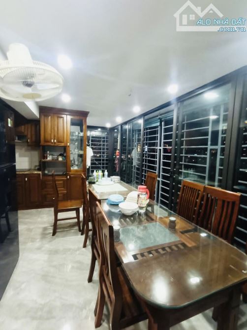 Bán căn hộ A6 Giảng Võ, Ba Đình. 100m2 full đồ. 3 ngủ. Sổ đỏ. 6,99 tỷ. - 4