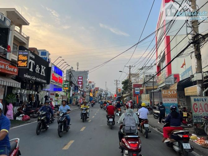 Bán mặt tiền đường Nguyễn Duy Trinh, Quận 2 DT 12 x 29 = 347m2. - 4