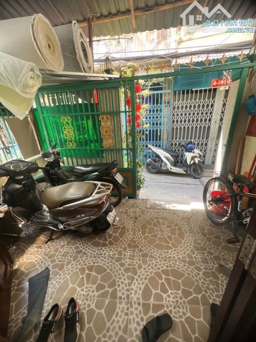 Cách 1 căn ra MT Mai Hắc Đế, p15.quận 8, nhà 4 tầng, 45m2 chỉ 4.38 tỷ - 5