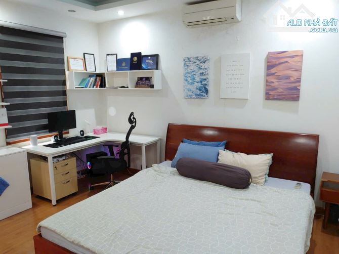Bán nhà 1 hầm 3 lầu đối diện công viên khu Ven Sông Tân Phong Quận 7. Giá tốt - 5
