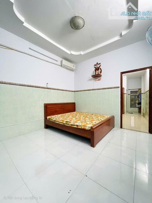 Hiếm! Nguyễn Văn Quá - hẻm xe hơi thông - nhà 3 tầng - 4x21m - 5