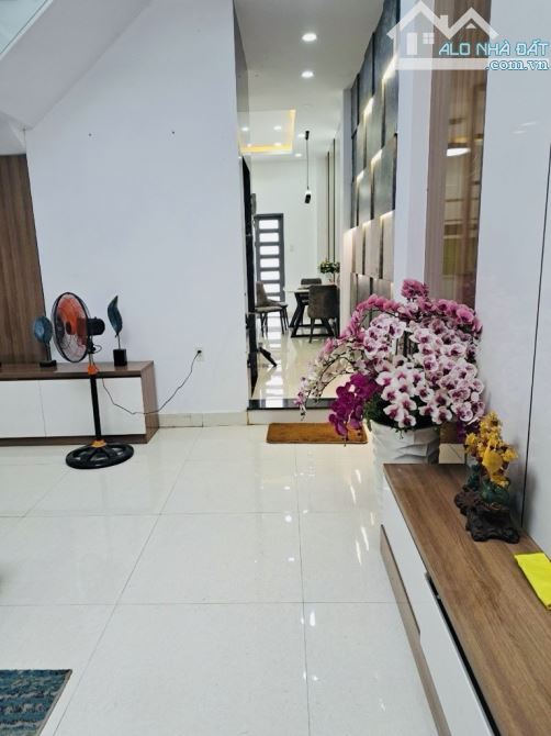 Bán Nhà 5 Tầng Thiết Kế Hiện Đại Khu Đồng Bộ Có Vỉa Hè P.Thạnh Lộc Q.12- 60m-6,35 tỷ - 6