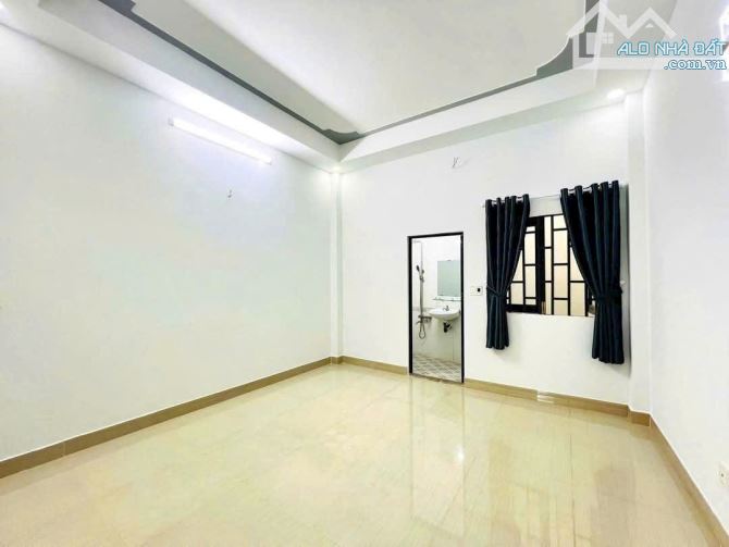 Huỳnh Thị Hai - hẻm xe hơi - 4x14m - 3 tầng - không lộ giới - 6