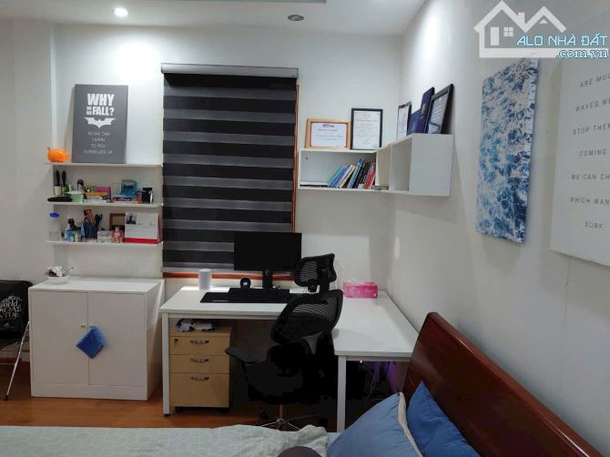 Bán nhà 1 hầm 3 lầu đối diện công viên khu Ven Sông Tân Phong Quận 7. Giá tốt - 7