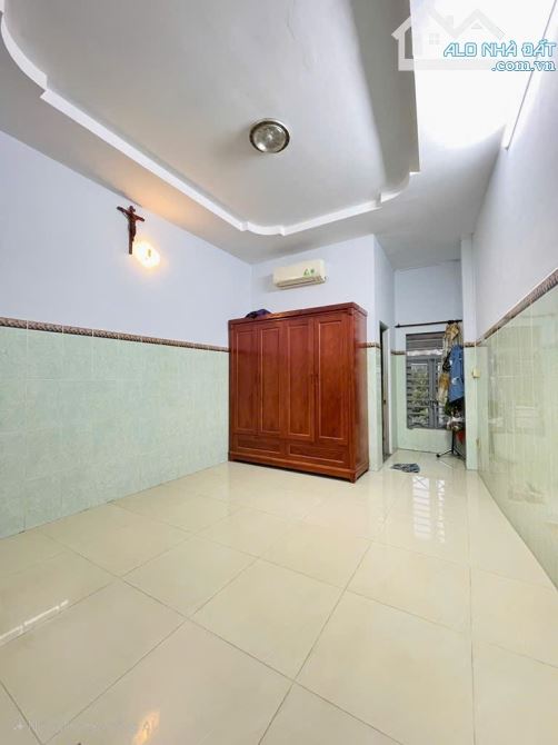 Hiếm! Nguyễn Văn Quá - hẻm xe hơi thông - nhà 3 tầng - 4x21m - 7