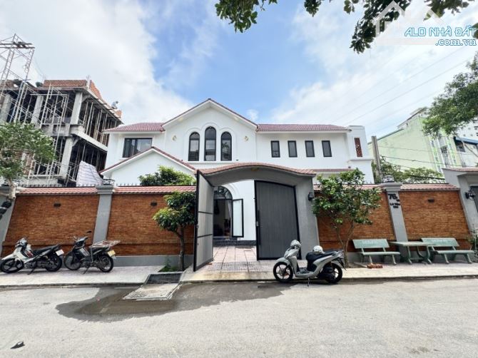 Bán gấp biệt thự sân vườn ngay BVĐK Thủ Đức. Không gian trải nghiệm đỉnh của đỉnh. - 8