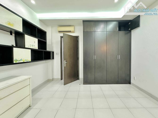Siêu phẩm Đường Trục ngay ĐH Văn Lang Bình Thạnh 4 tầng 80m2 Giá 15.8 tỷ - 8