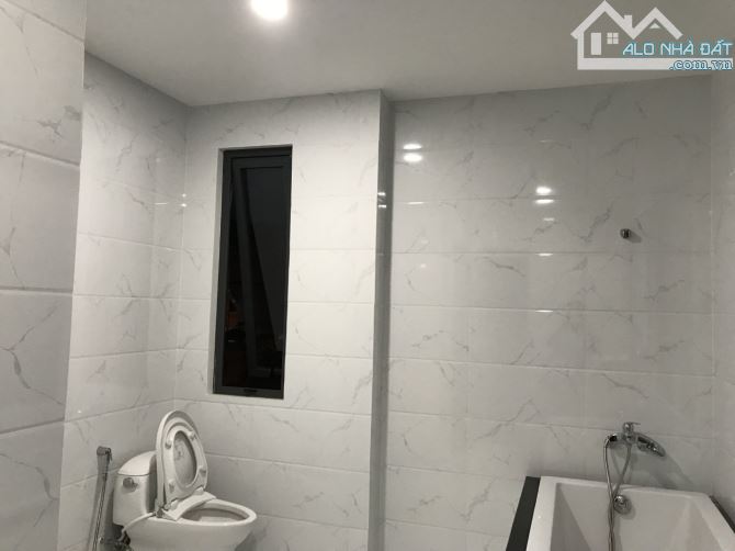 Bán nhà biệt thự Quận 2 đường Nguyễn Duy Trinh KDC 10 mẫu gần chợ Tân Lập (165m2) 24 tỷ - 9