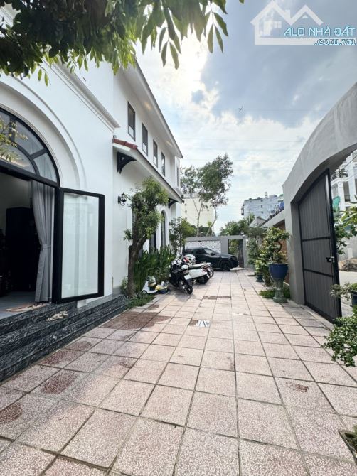 Bán gấp biệt thự sân vườn ngay BVĐK Thủ Đức. Không gian trải nghiệm đỉnh của đỉnh. - 9